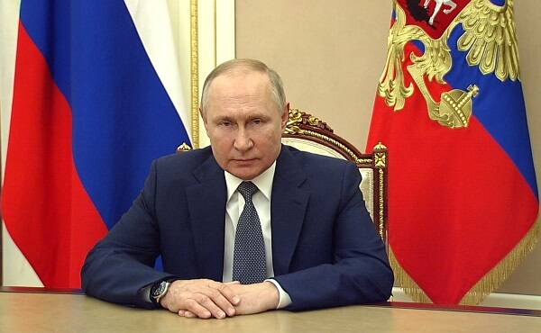 Путин ввел запреты для россиян и российских компаний из-за санкций