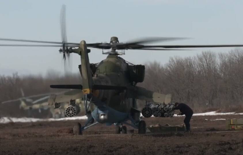 Опубликовано видео боевой работы российских вертолетов во время спецоперации