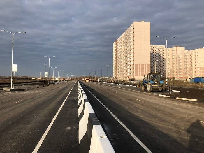 Логвиненко показал построенные за полмиллиарда рублей дороги в Левенцовке