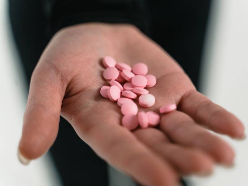Кобзев заявил об отсутствии дефицита лекарств в аптеках Ростовской области