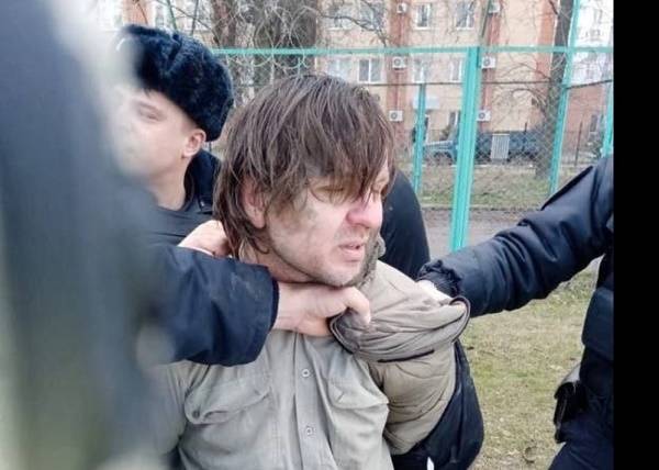 В Таганроге задержали жителя Санкт-Петербурга, сбежавшего из отдела полиции с автоматом