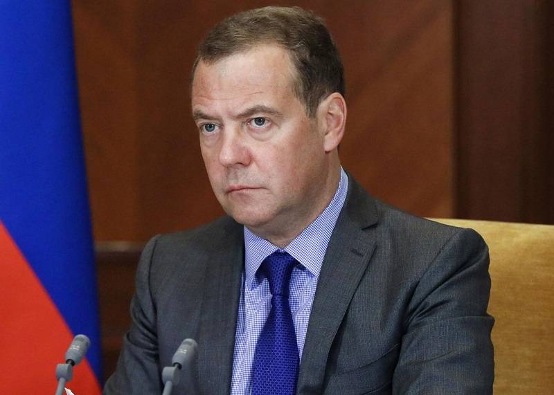 Медведев заявил, что на Украину стеклись тысячи наемников со сломанной психикой