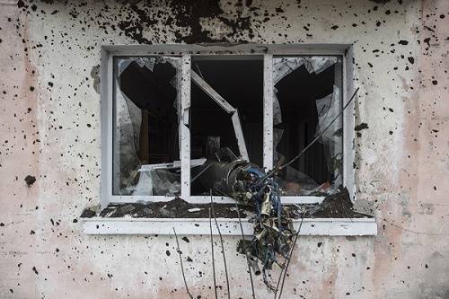 В ЛНР из Ростовской области отправят 100 тыс. кв.метров пленки для закрытия выбитых взрывами окон