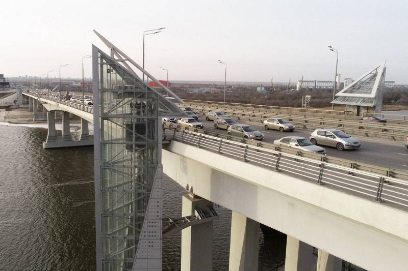 Работу лифтов на Ворошиловском мосту в Ростове ограничили из-за антитеррора