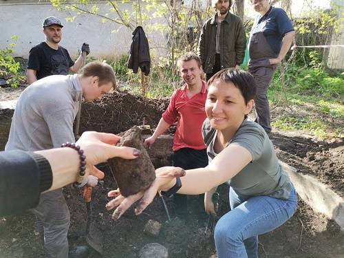 В Таганроге при раскопках у старинного фонтана в саду Руссо найдены «осколки старины»