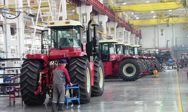 «Ростсельмаш» сообщил о проблемах с запуском тракторного завода в Ростове в 2022 году
