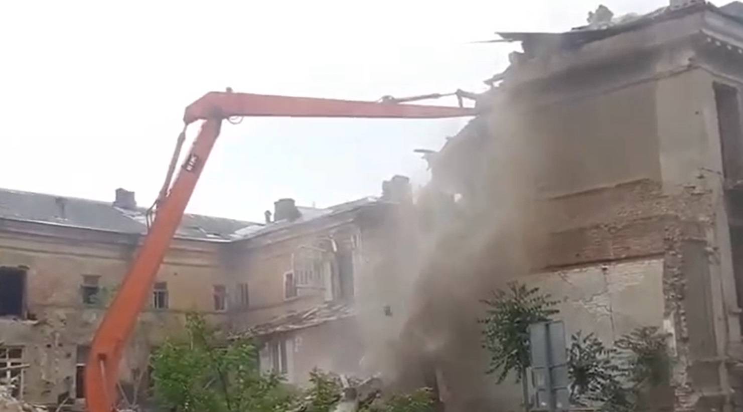 В Ростове исторические особняки на Семашко снесли в мае из-за ошибки экскаваторщика