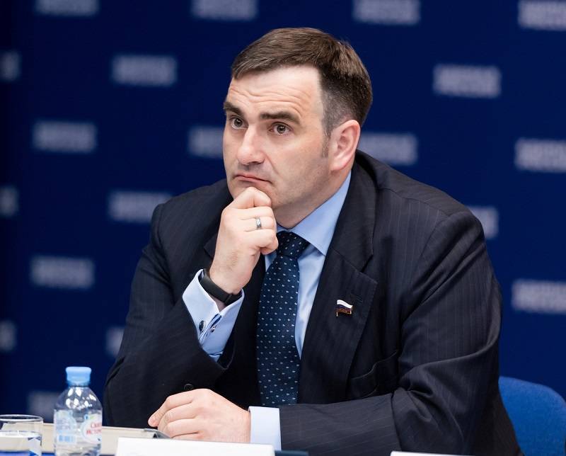 Глава донского Минздрава Юрий Кобзев заработал 2,7 млн рублей за 2021 год