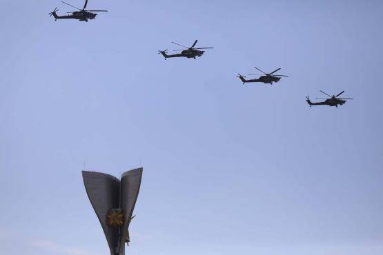 В Ростове парад Победы прошел без самолетов и вертолетов из-за плохой видимости