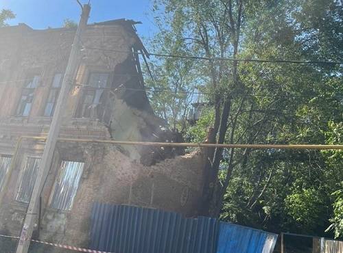 В Ростове рухнула стена Доходного дома Гудермана на Донской улице