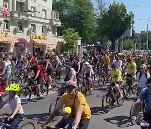 В пятом по счету ростовском велопараде приняли участие около 6 тыс. велосипедистов