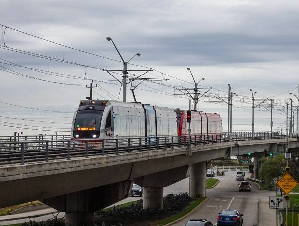Министр заявил о строительстве трамвайной линии в Суворовский по эстакаде вдоль Вавилова