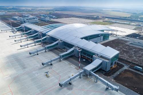 В простаивающем с 24 февраля аэропорту Платов сокращения персонала не запланированы