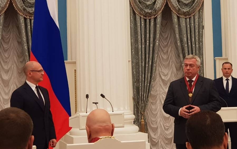 Кириенко вручил Василию Голубеву орден «За заслуги перед Отечеством» III степени