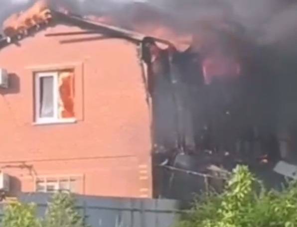 В Таганроге беспилотник упал на частный дом 4 июля