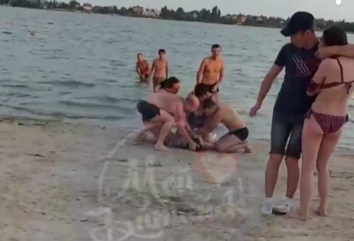 В Батайске заявили, что спасатели пляжа на Соленом озере не виноваты в утоплении 21-летнего отдыхающего