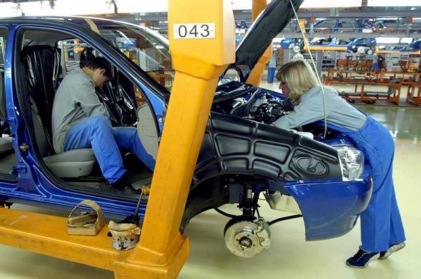 «АвтоВАЗ» планирует увеличить темпы производства Lada Granta и Lada Niva