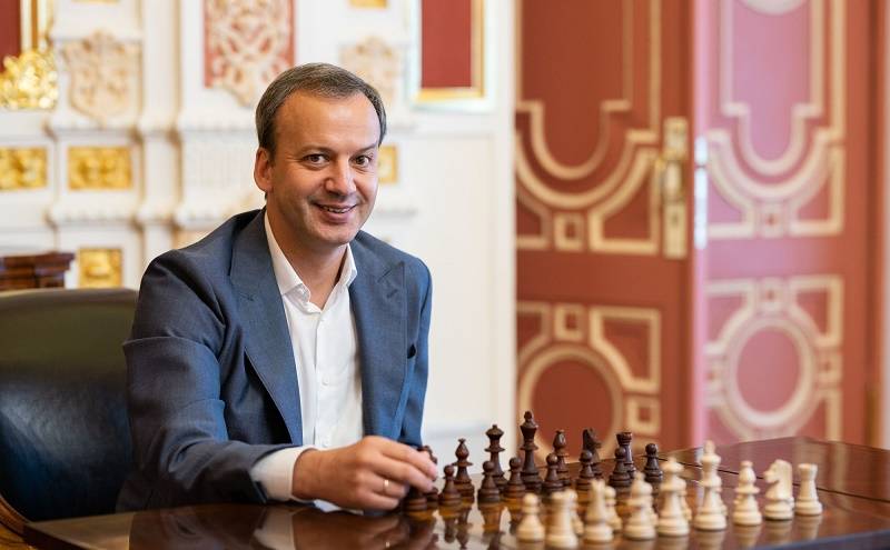 Аркадий Дворкович сохранил пост президента Международной шахматной федерации (FIDE)