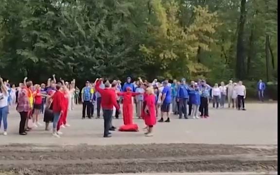 Ростовчане не верят обещаниям властей сохранить рощу СКА и устроили массовый флешмоб