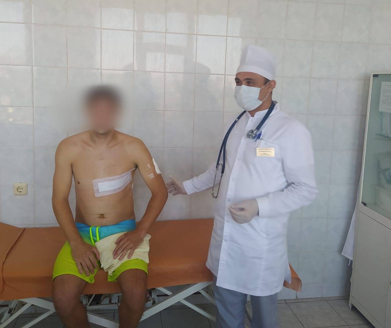 Ростовские хирурги спасли жизнь молодого мужчины, который получил ножевой удар в сердце