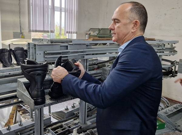ЗАО «Донобувь» перешло на работу только по заказам Минобороны