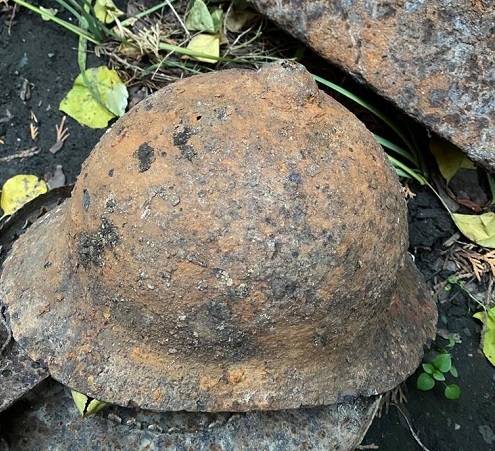 В парке Авиаторов при раскопках у ополченцев найден стальной шлем Российской империи