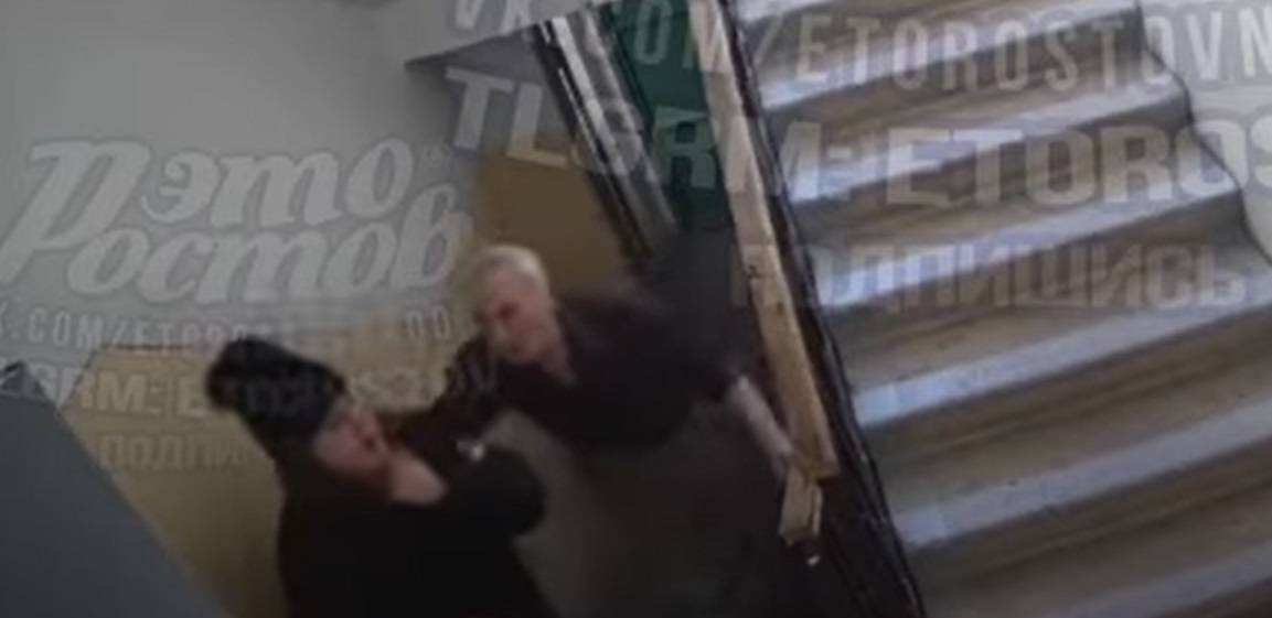 Опубликовано видео нападения пенсионера на 10-летнюю школьницу в ростовском подъезде