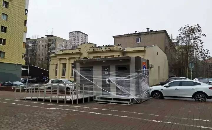 Журналисты не смогли попасть в установленные в Ростове дорогостоящие туалеты