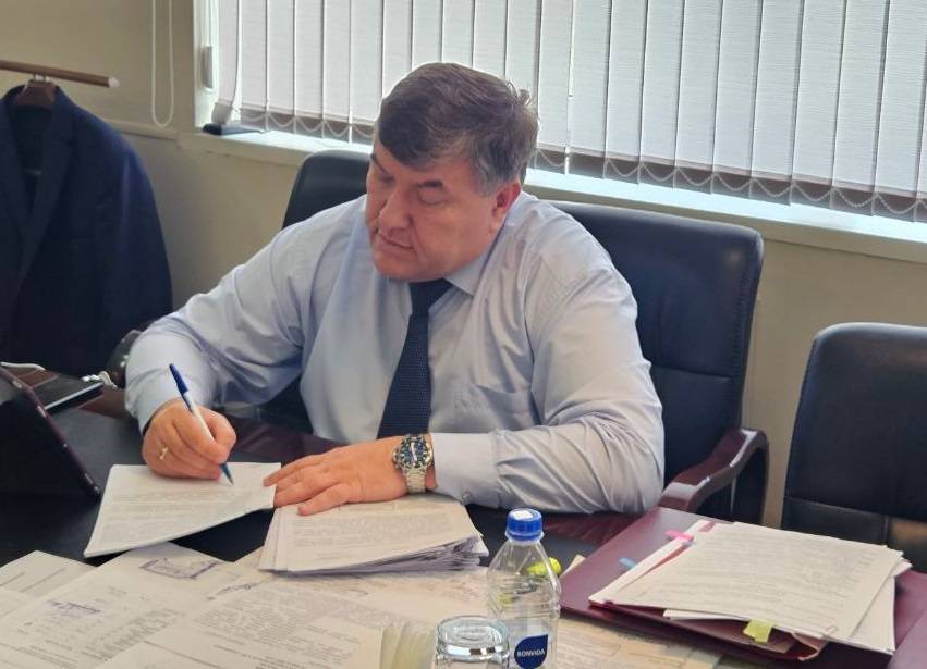 В Таганроге депутаты начали обсуждать отставку главы администрации Михаила Солоницина