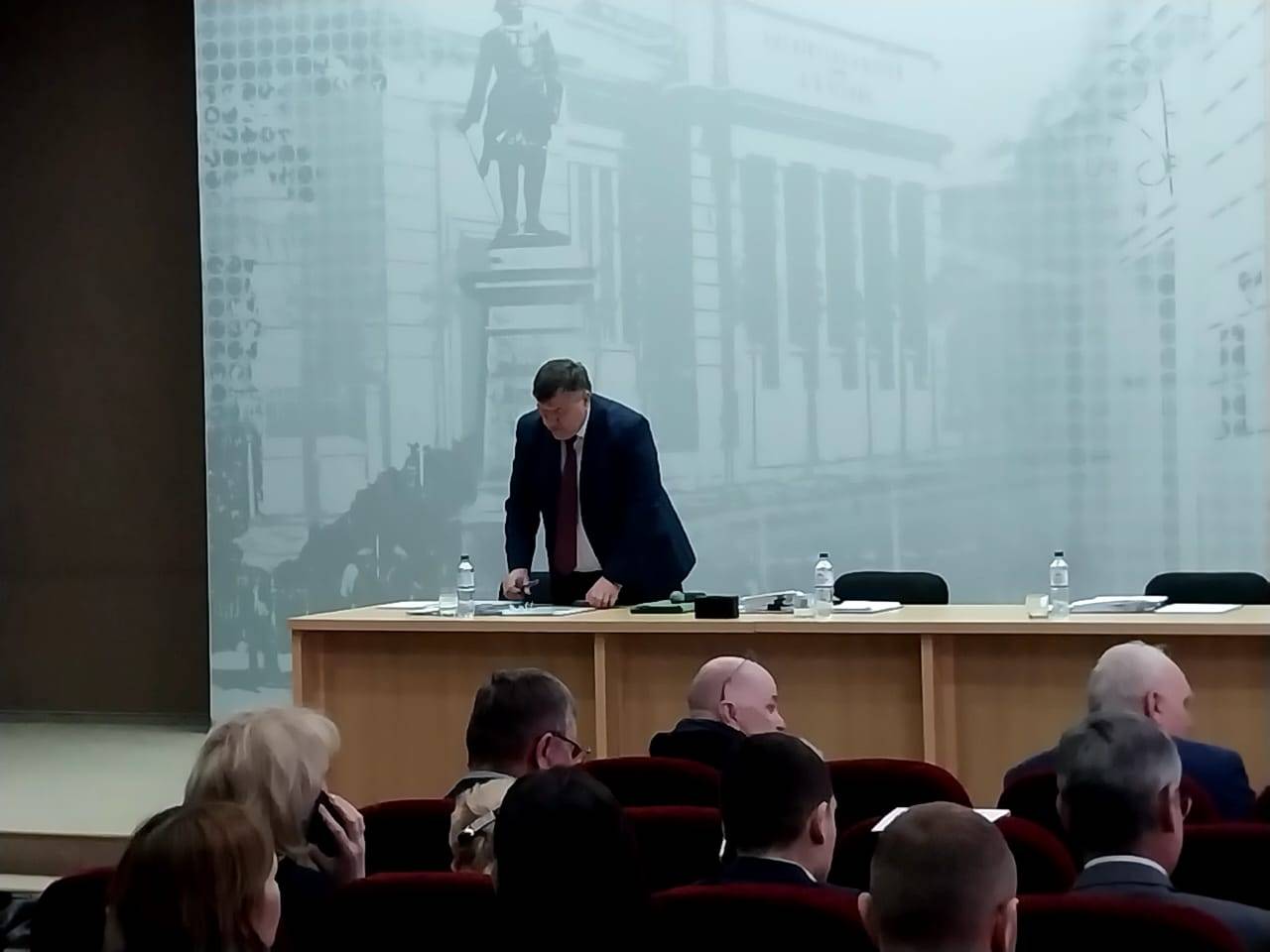 Ни скандала, ни отставки, а дружба в едином кулаке: сити-менеджер Таганрога Михаил Солоницин впервые отчитался перед депутатами