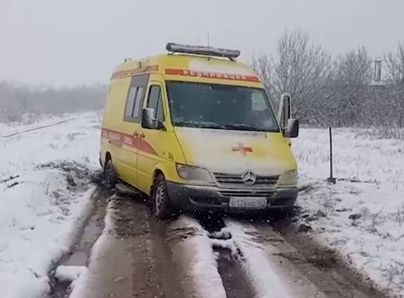 В Ростове скорая помощь из-за мокрого снега не доехала к пациентке
