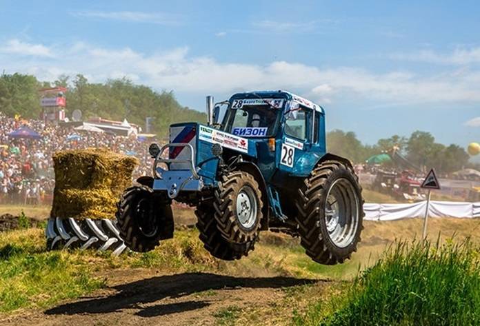 В Ростове из-за сложной международной обстановки отменили гонки на тракторах