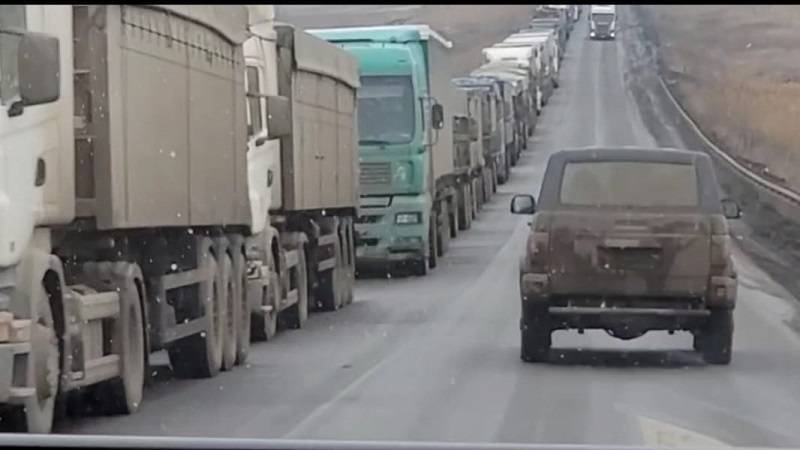 Минтранс Ростовской области: проблема с заторами из сотен грузовиков на границе с ДНР «вне нашей компетенции»