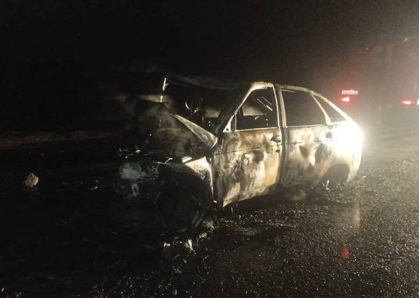 В Ростовской области два водителя сгорели в автомобилях после ДТП