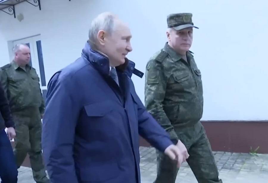 Путин после поездки в ЛНР поручил срочно навести порядок на пункте пропуска «Гуково»