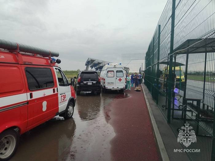 Число пострадавших при обрушении трибуны на Гребном канале в Ростове достигло 15 человек, трое в тяжелом состоянии