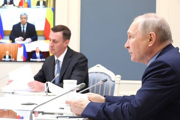 Голубев рассказал Путину о заделе на будущий урожая зерновых