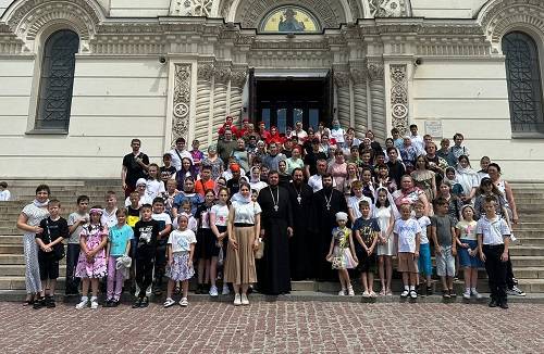 130 детей из семей мобилизованных и переселенцев из Донбасса побывали в поездке «Вместе создадим МИР»