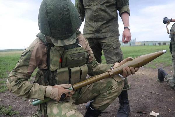 В Минобороны показали обучение контрактников на полигоне в Ростовской области