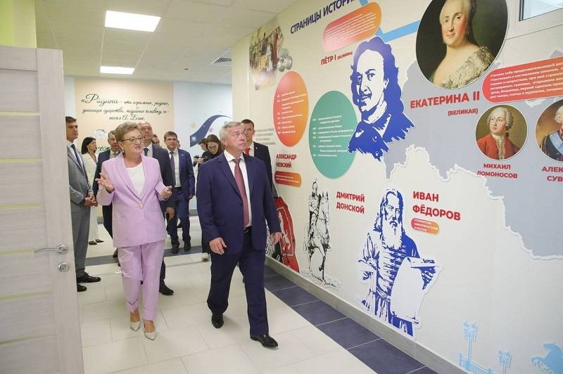 Губернатор Голубев открыл две новые школы в Ростовской области