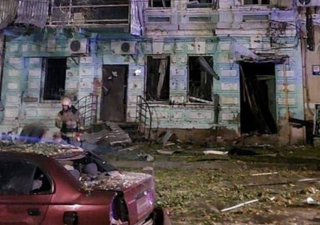 Ночью над Ростовом ПВО сбила два украинских БПЛА, один упал в центре города