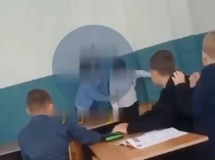 В таганрогской школе №34 ученик избил учителя