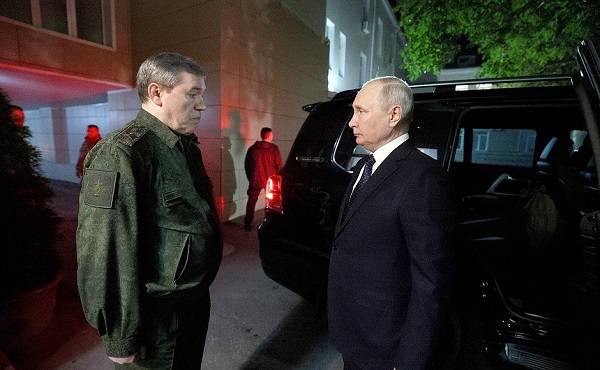 Путин посетил штаб ВС РФ в Ростове, где Герасимов доложил ему о ходе СВО