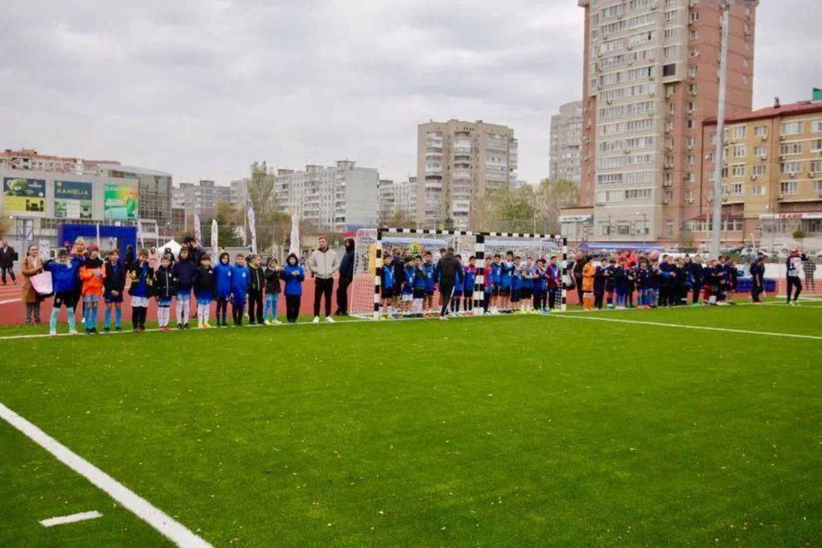 Ростовчанам в честь Дня народного единства подарили стадион