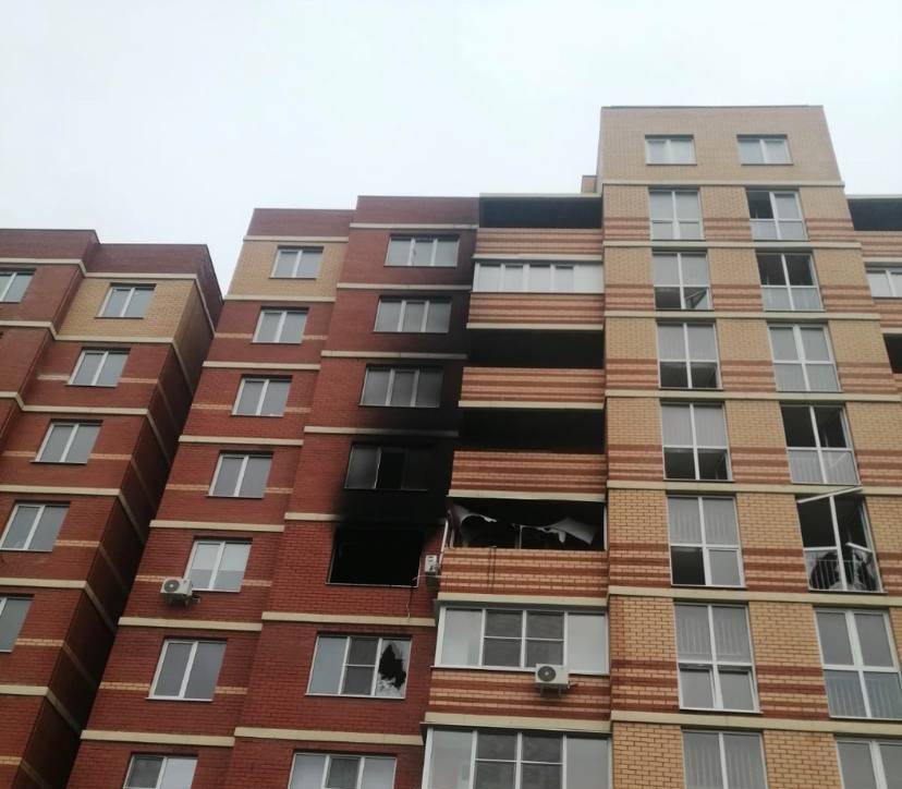 В Новочеркасске в результате взрыва газа в жилом доме пострадали три человека и сгорела квартира