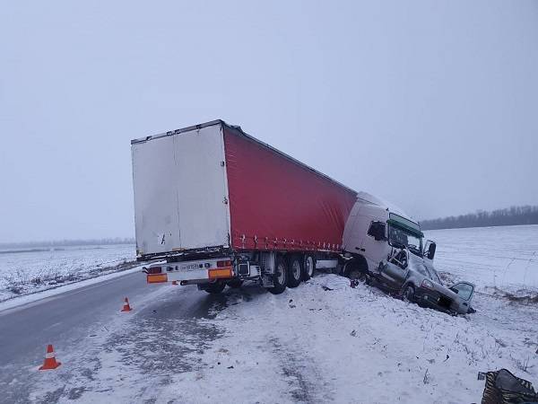 Два человека погибли в ДТП на трассе «Самбек—Матвеев-Курган»