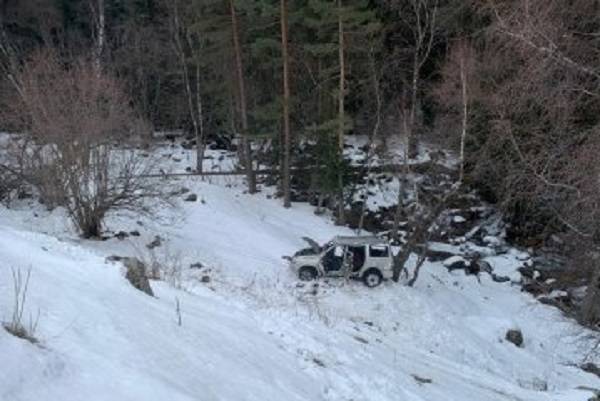 В Джамагатское ущелье упал джип с туристами из Ростовской области