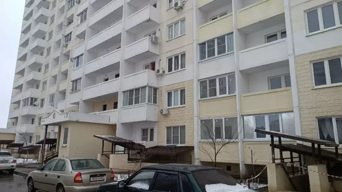 Десятки ростовчан из рухнувшего общежития поселили на раскладушках в Суворовском