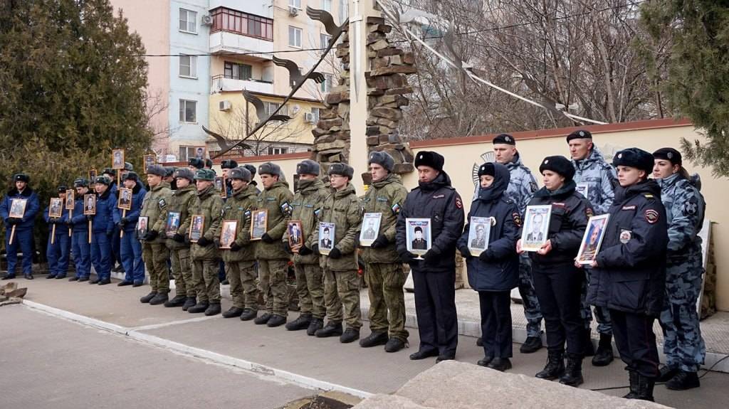 В Таганроге у мемориала воинам-интернационалистам прошла акция «Бессмертный батальон»