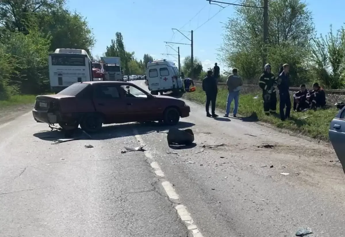 Под Ростовом автобус протаранил сломавшийся автомобиль, погиб человек »  Ростовская область сегодня! Новости Ростова-на-Дону и региона